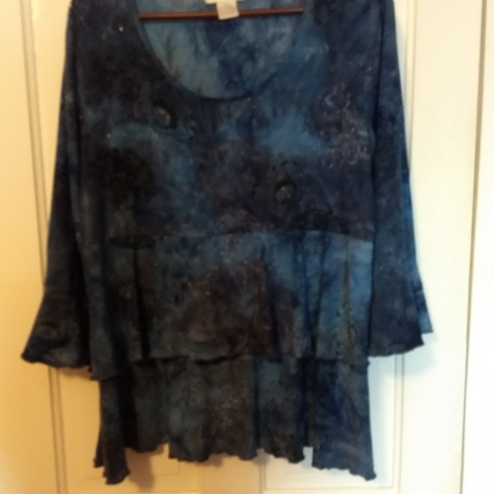 Dress Barn tiered blouse size xl